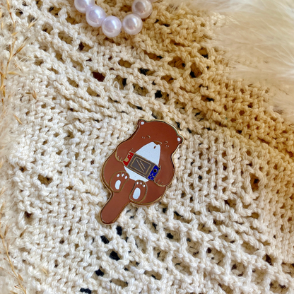 otter gamer enamel pin